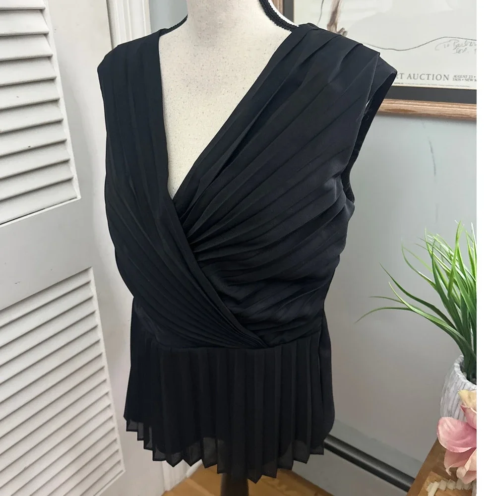 Escada Top Womens US 10 Black Crepe Sleeveless Peplum Minimalist Quiet Luxury - Picture 6 of 12